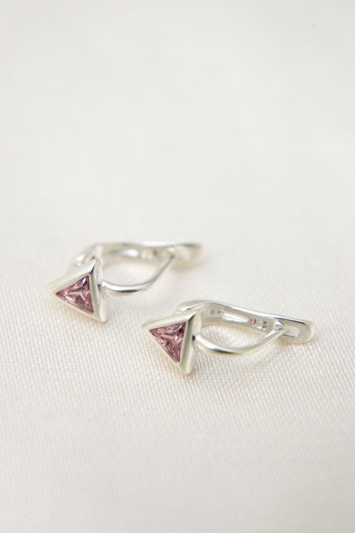 86a1833995fbba732f18a8d9d201e841