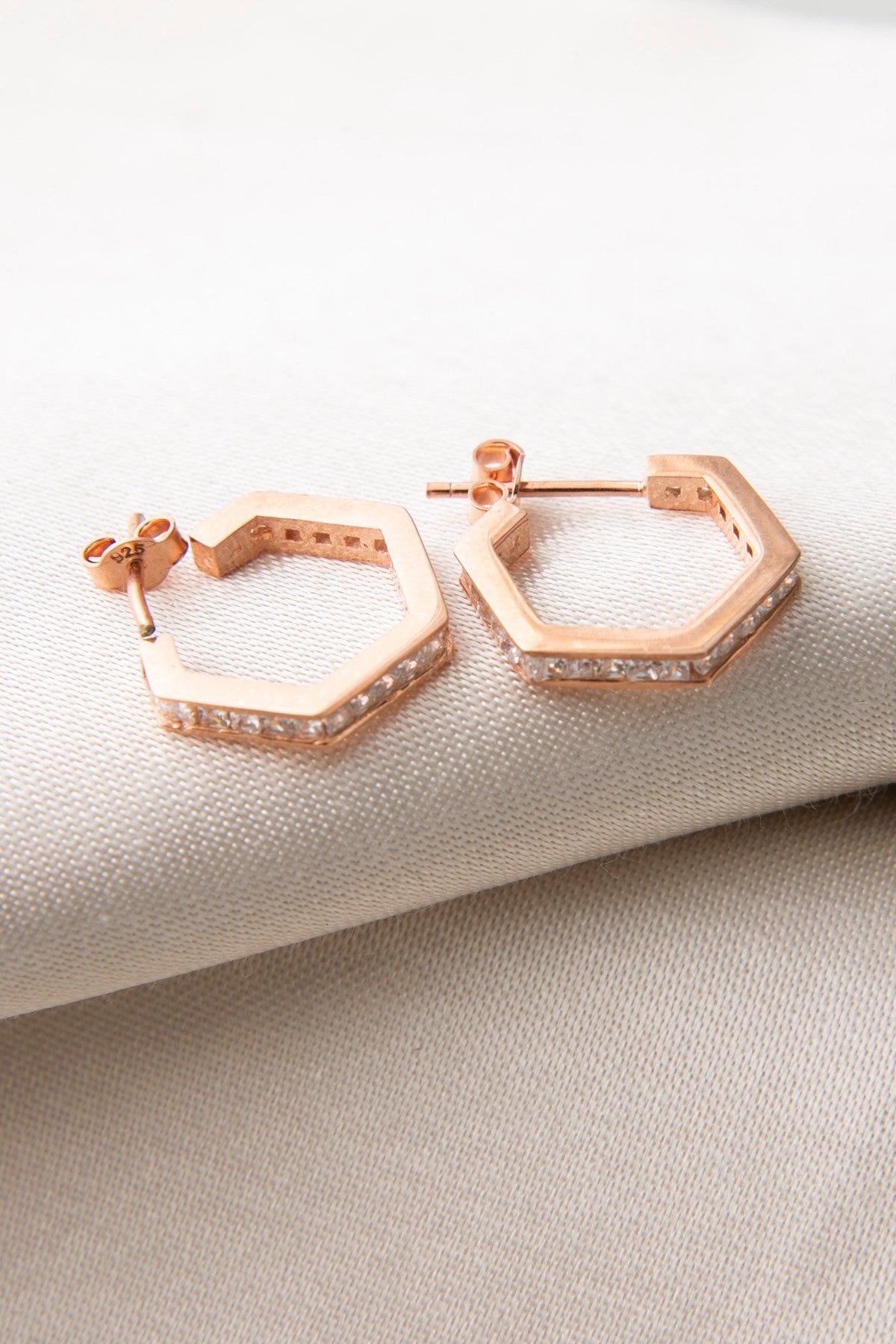 92c307b634499bdda5a6f3a7cac236c5