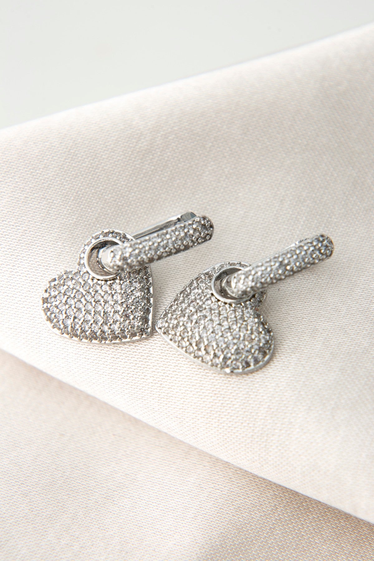 72b1d5b89394a045a52f691729105715