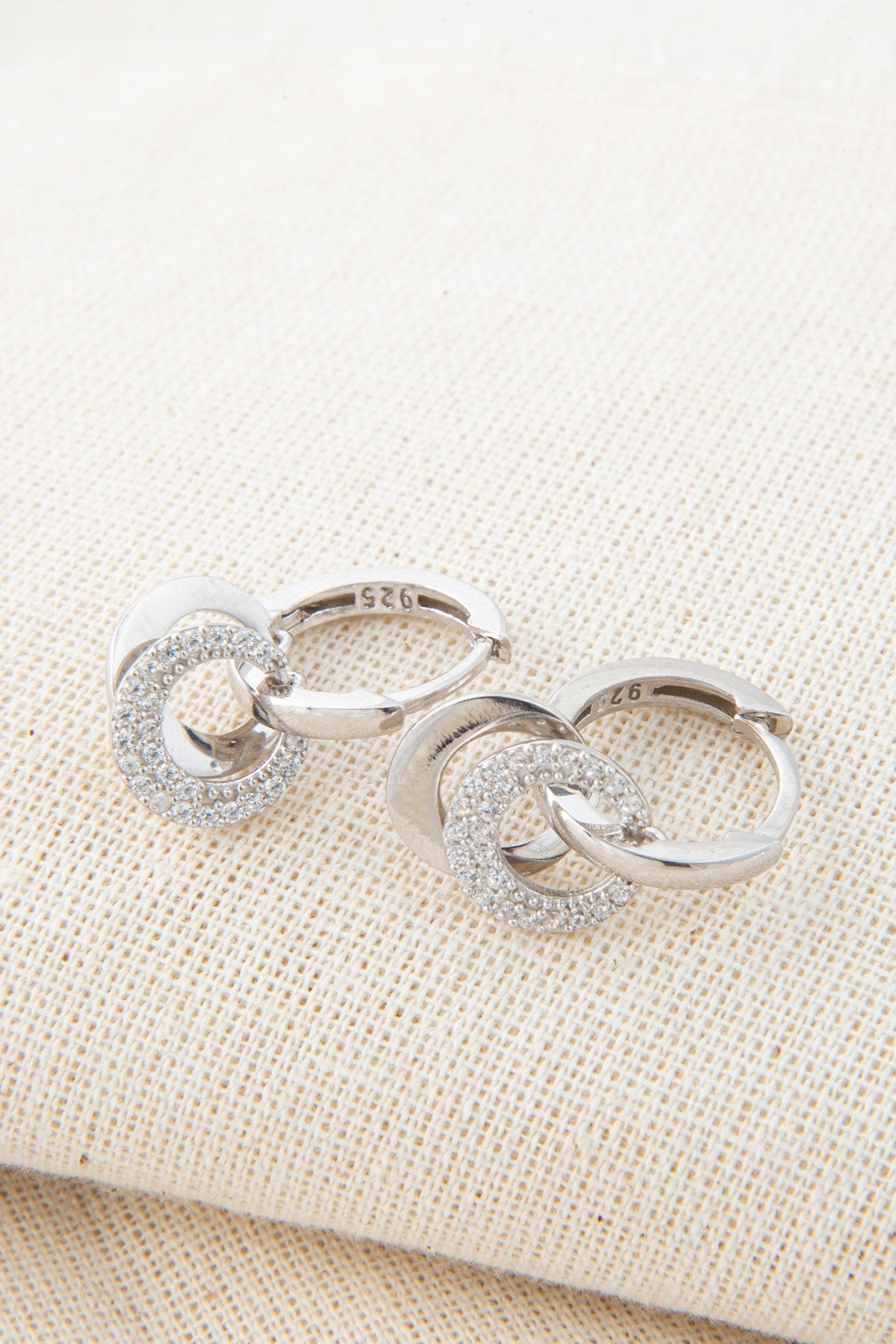 3085193cc2f0f0e27de0a8cc3fd7ffa5