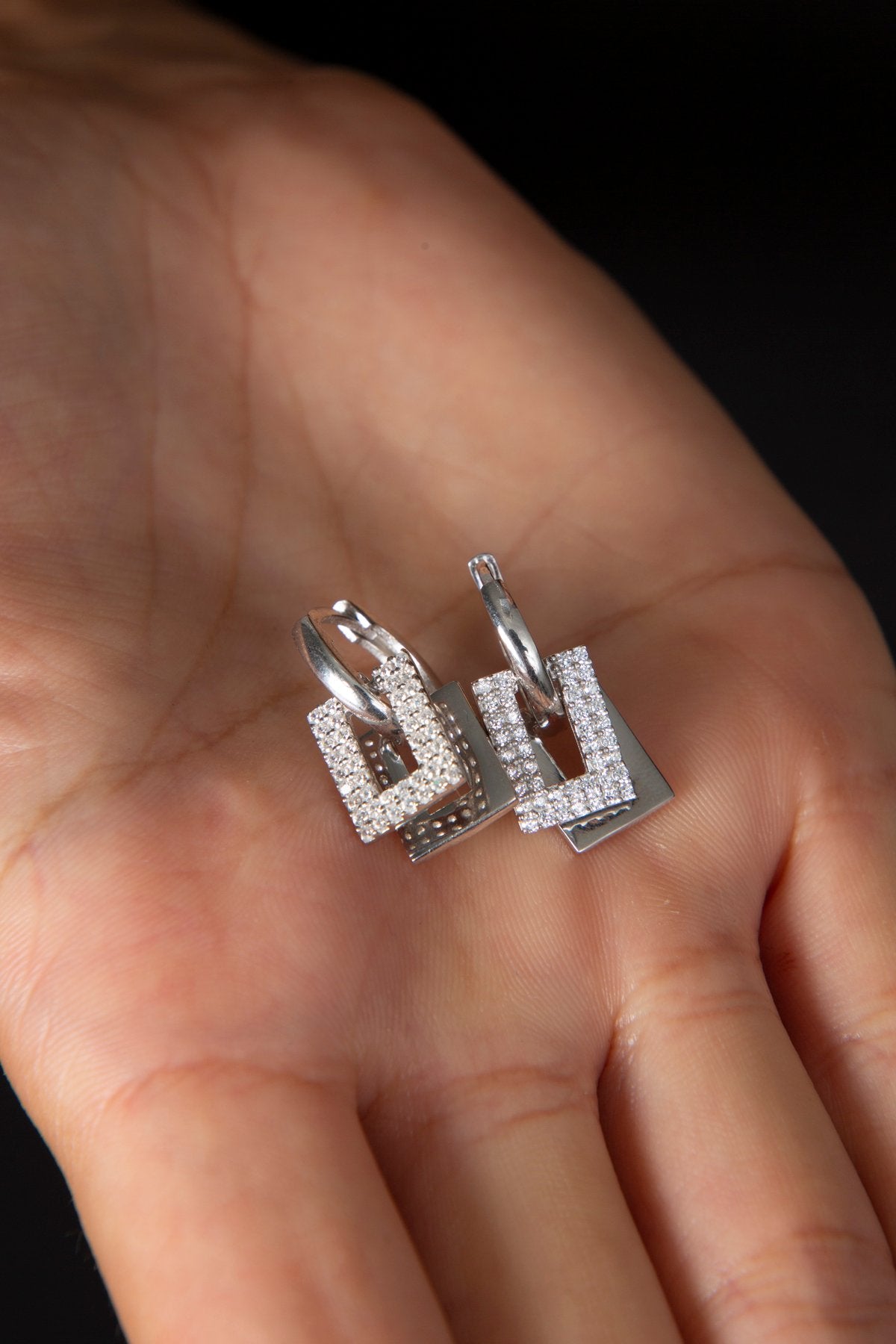 6605c4b3fcffc81bace9df723df2587d