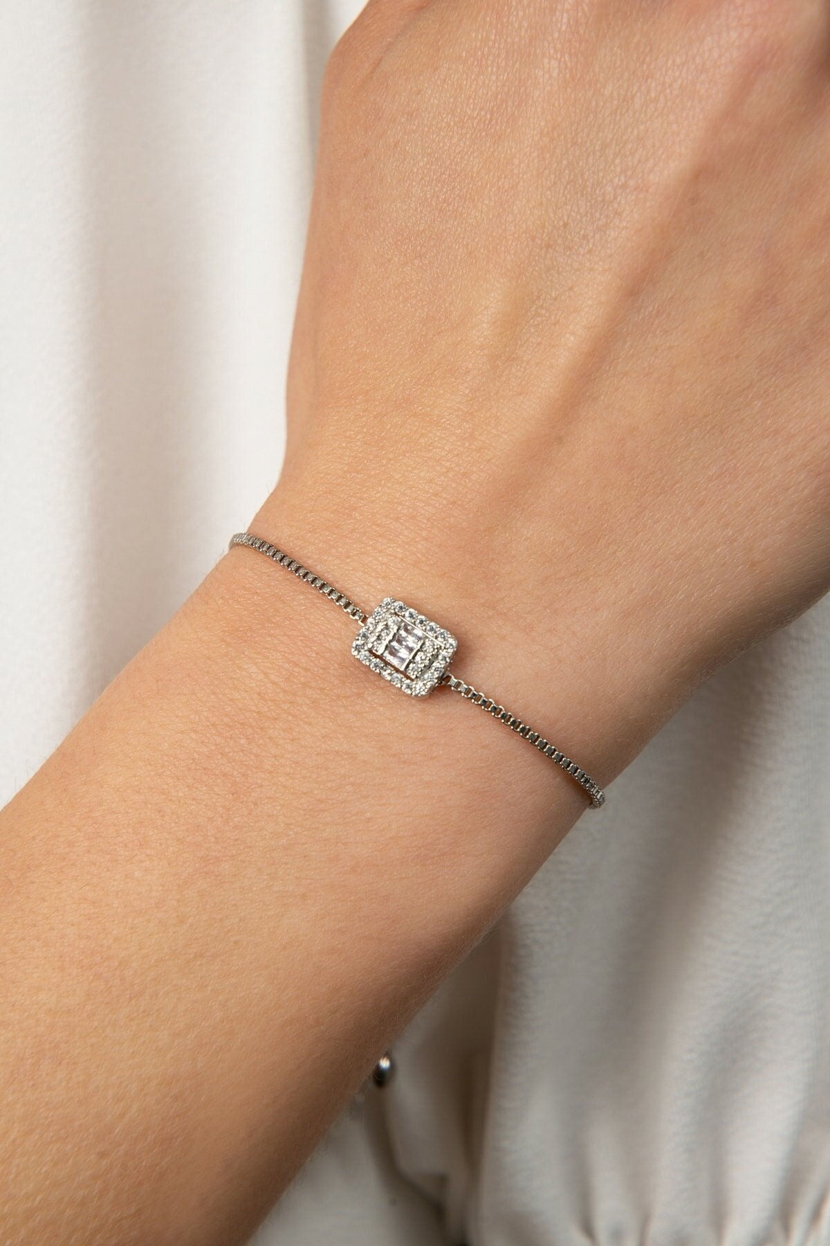 8ea7ac88fd11ef059d1d5e708f2c9995