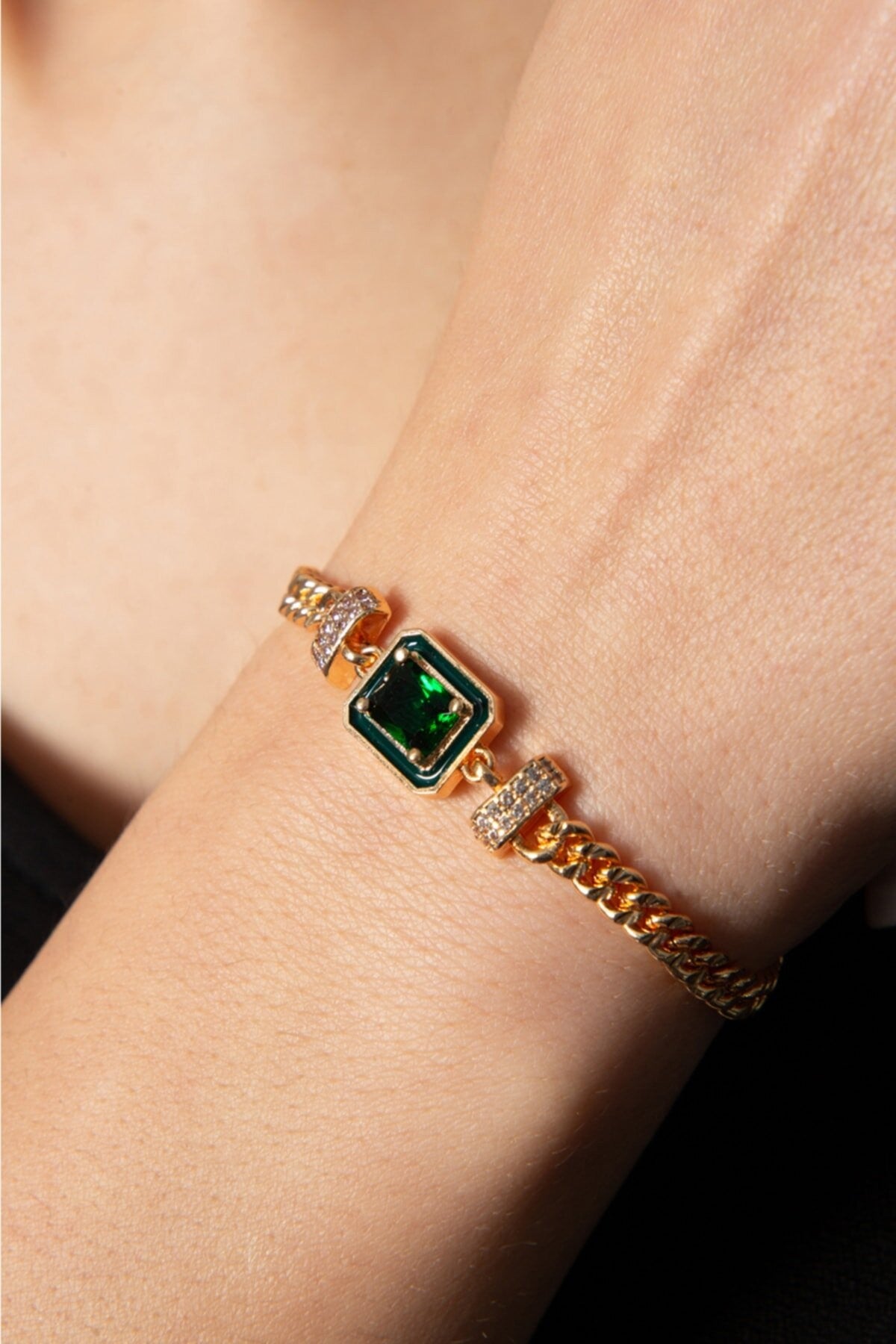 7dc969637ee836bf47690a7cb85600de