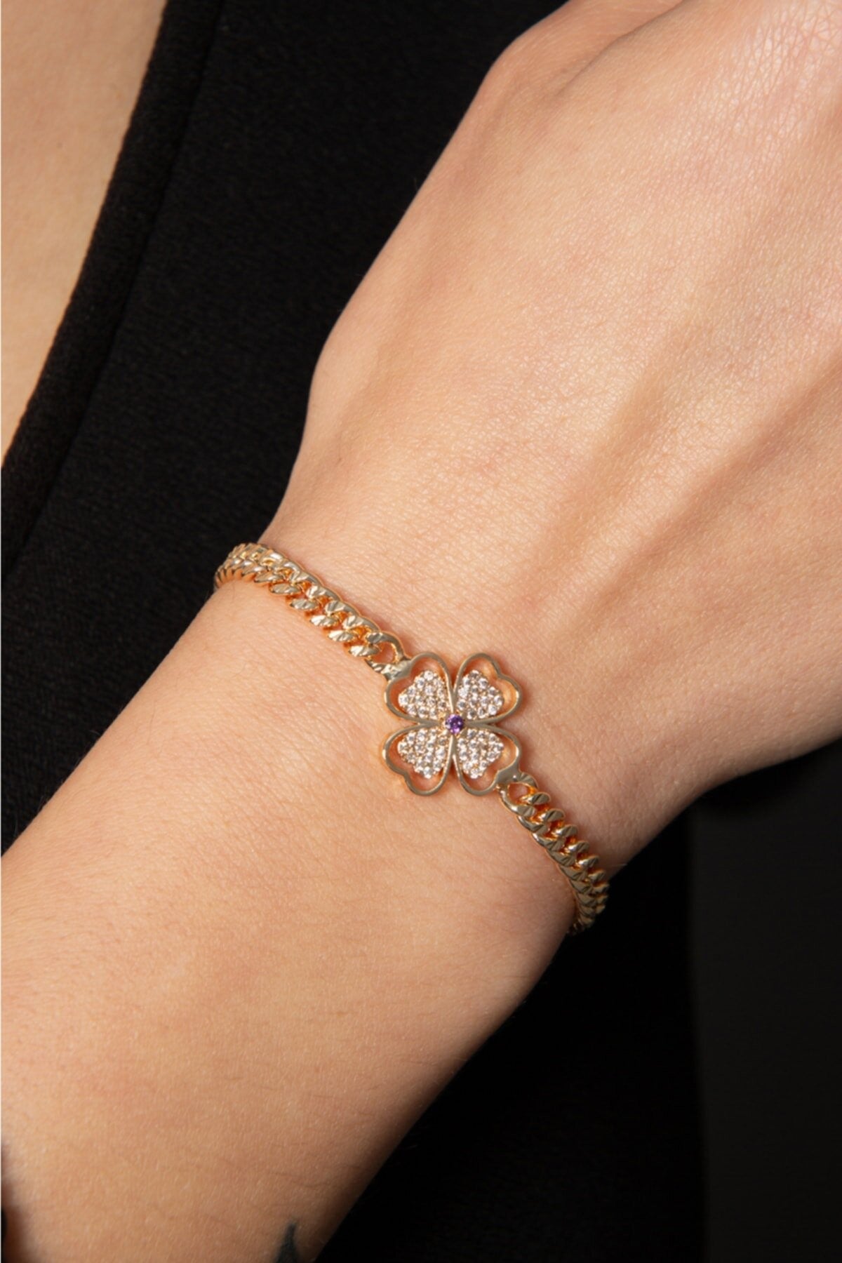 aa6d0a4d6bf3c31a8e0f37512888ac41