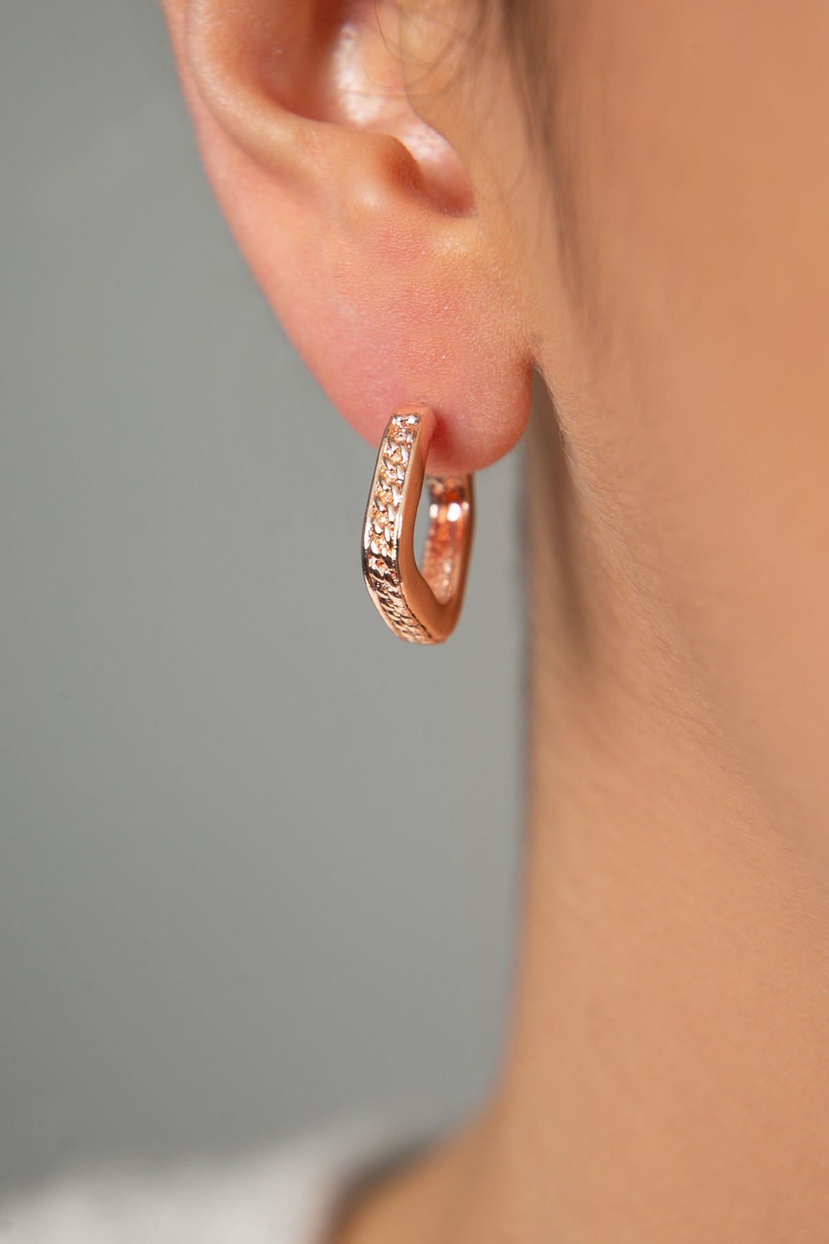 0ae84e8093a5fe687624f230f13f78ce