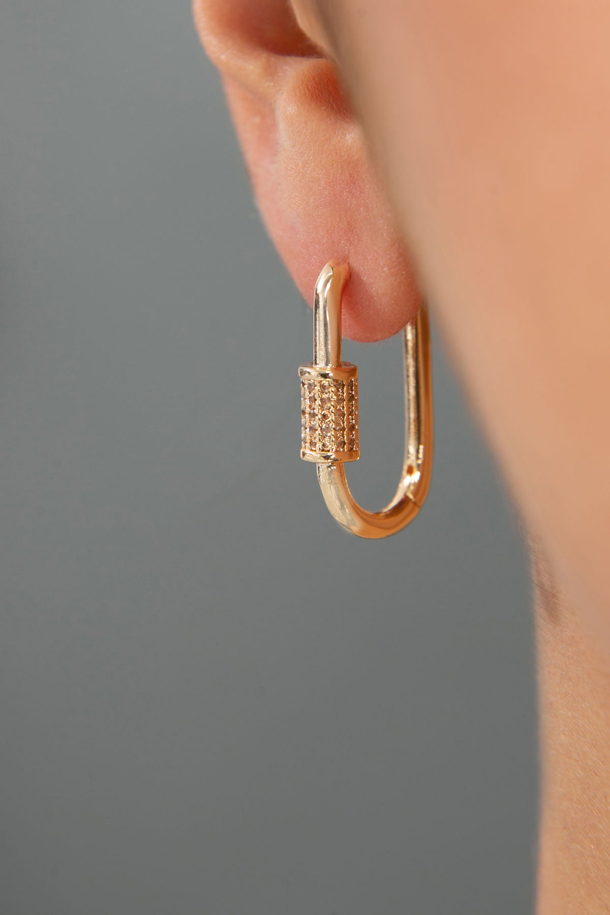 9ae98f51028f188df918672e9774fe16