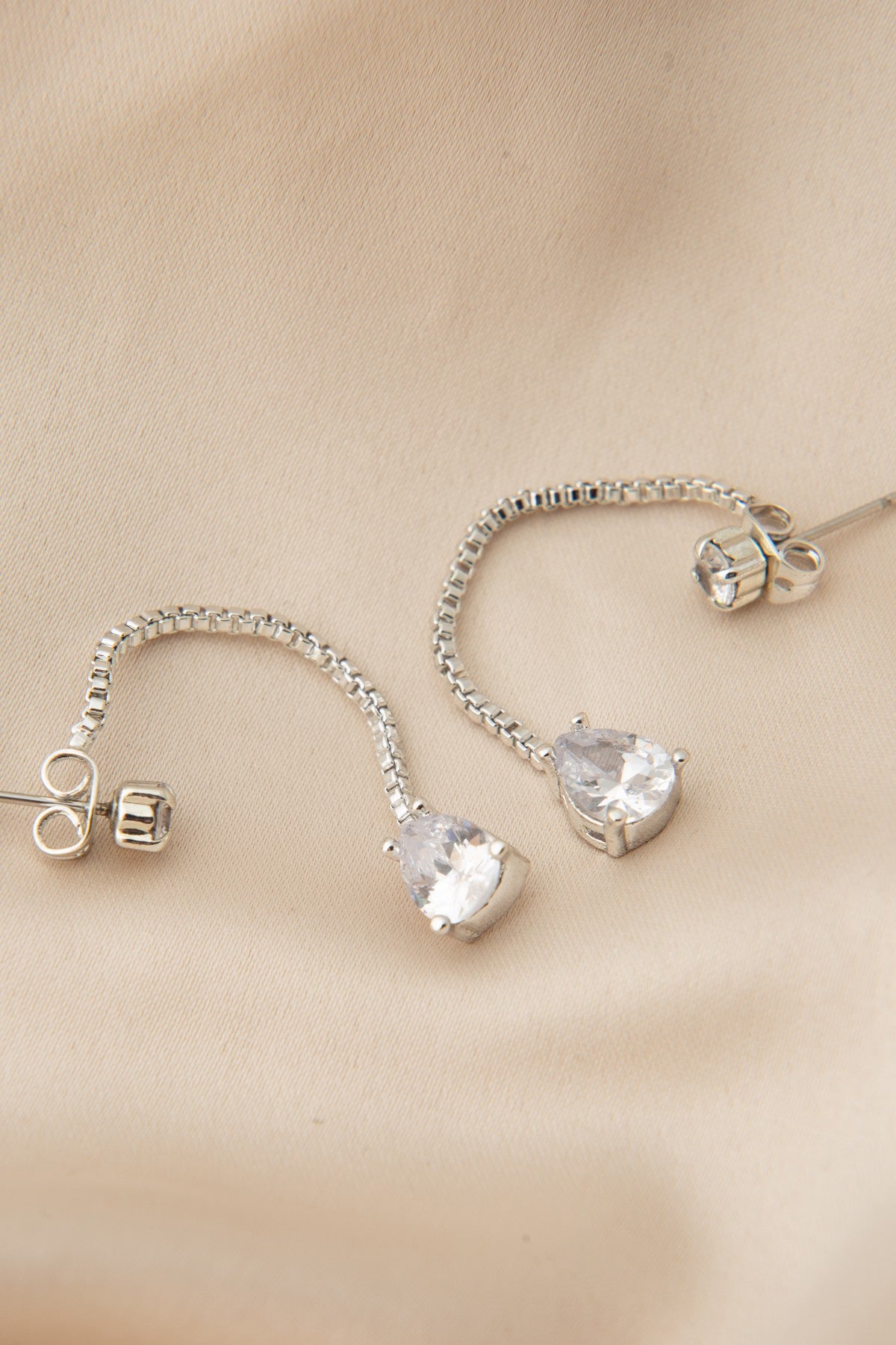 e80874fa7ec0124d1f9efbc17f283db8