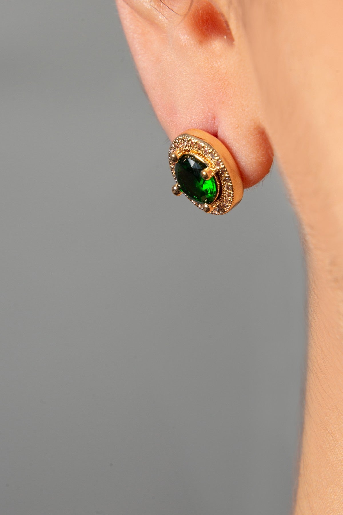 8dee54569ac356760e2ebcab335f43c1