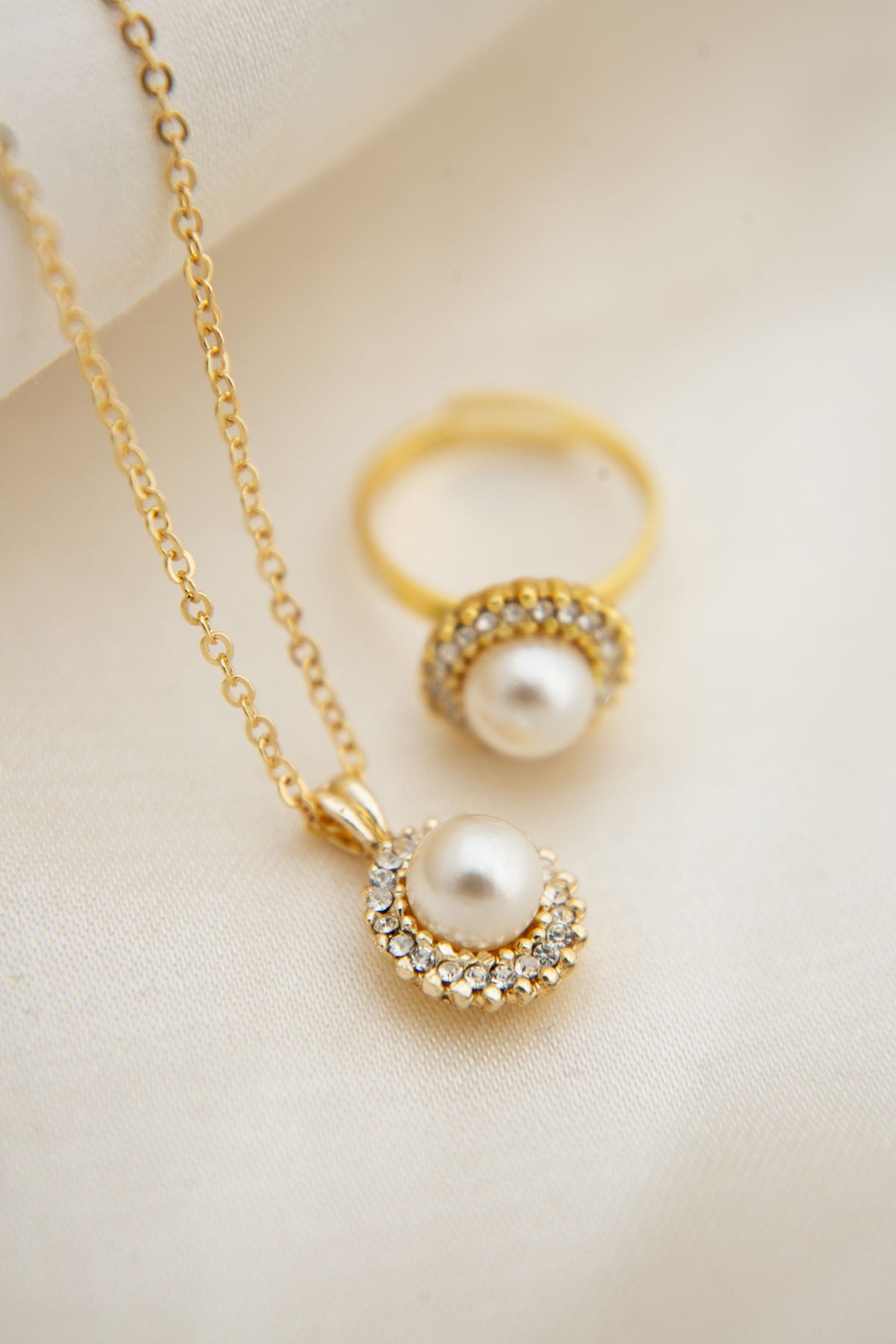 06b9b2d7272b36a6d5a8ff56fdaa9e3d