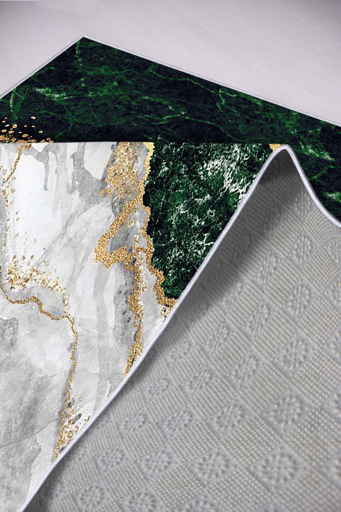 3d3a4452103399f4242598f02bb96982